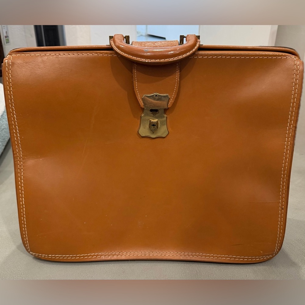 Classic Tan Leather Men's Bag